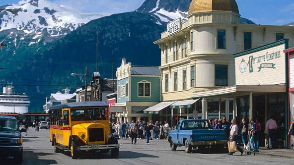 skagway-street-city-car-tour